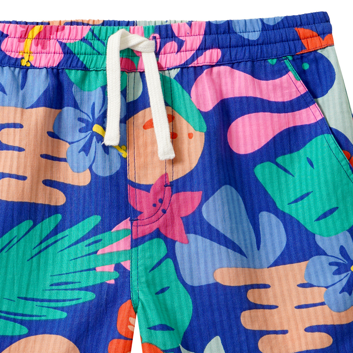 Jungen Shorts im Tropical-Look