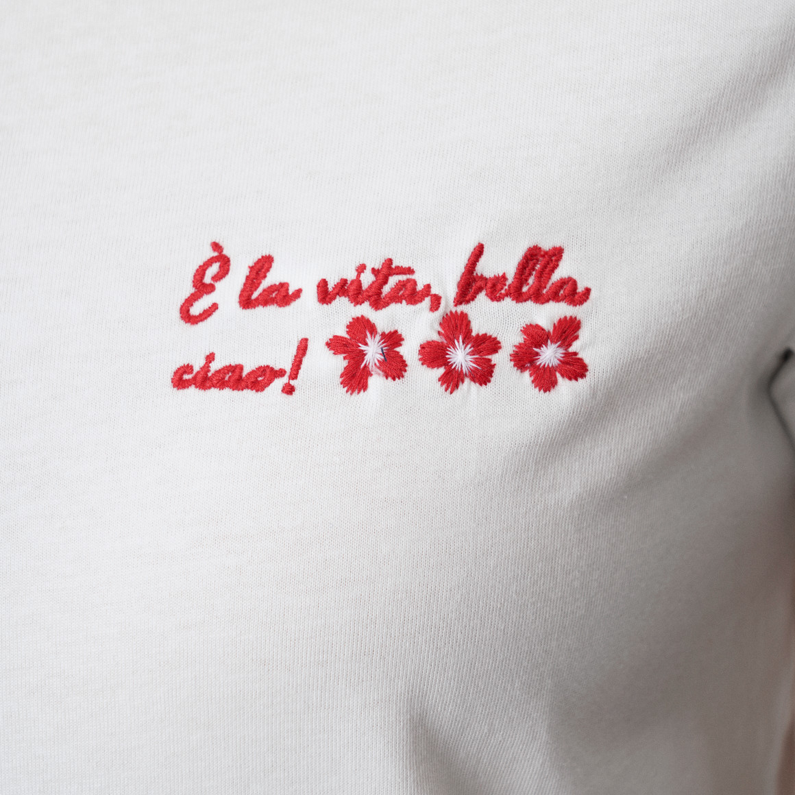 Damen T-Shirt mit Stickerei