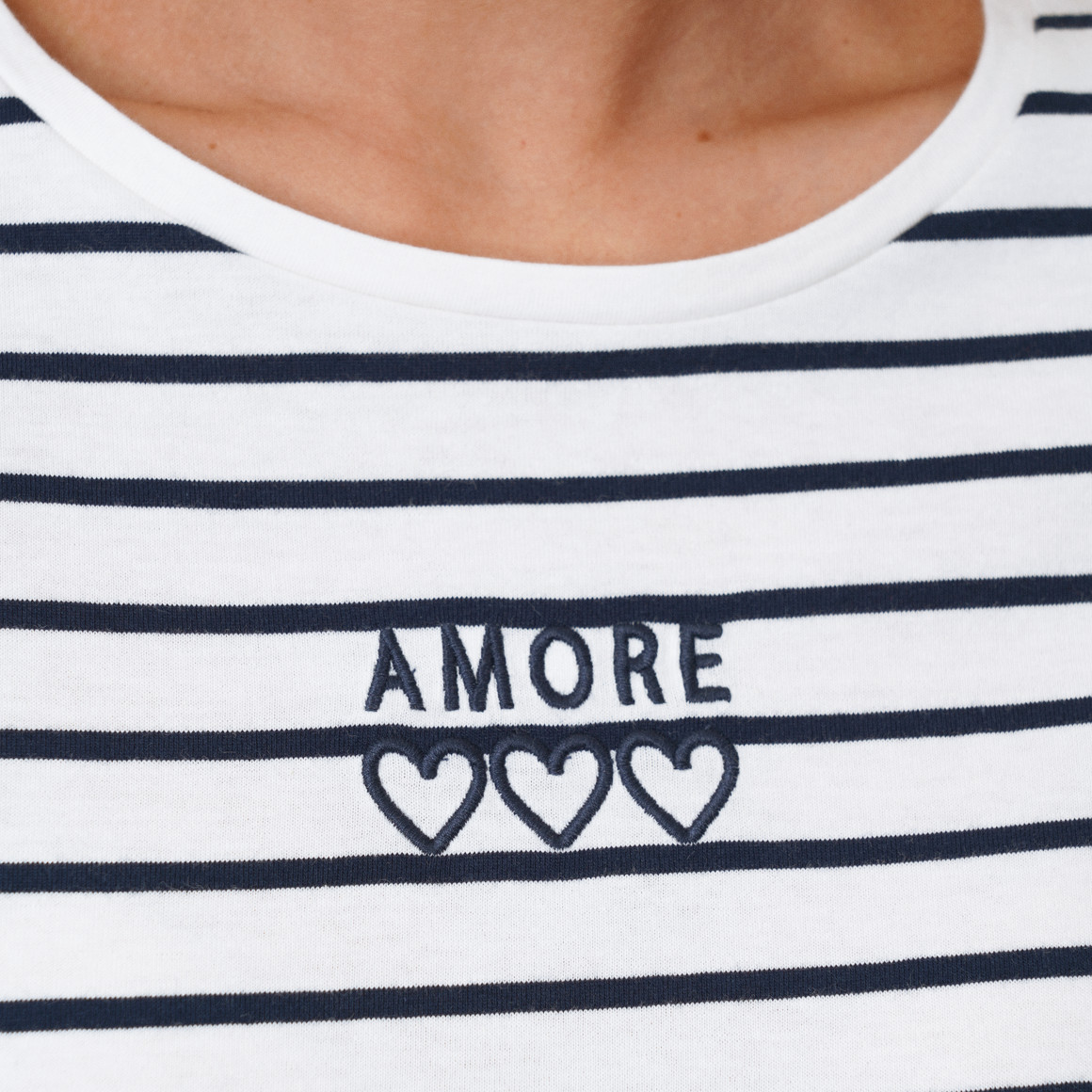 Damen T-Shirt mit Stickerei
