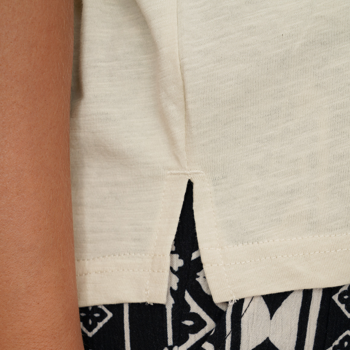 Dames-T-shirt met V-hals