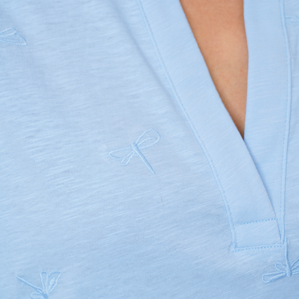 Damen T-Shirt mit Stickerei