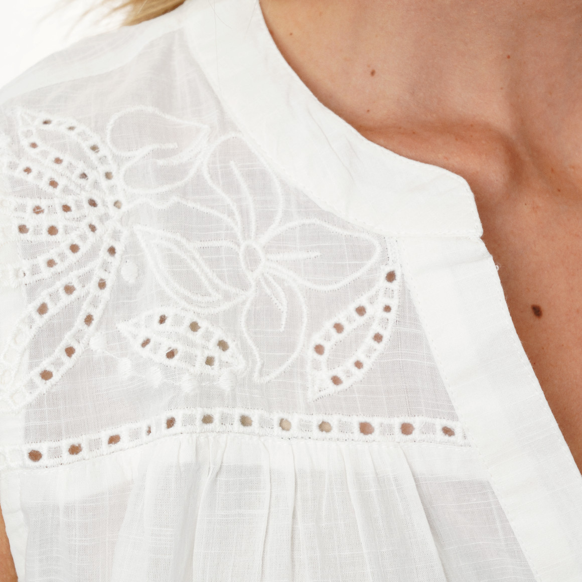 Damen Bluse mit Broderie Anglaise-Stickerei