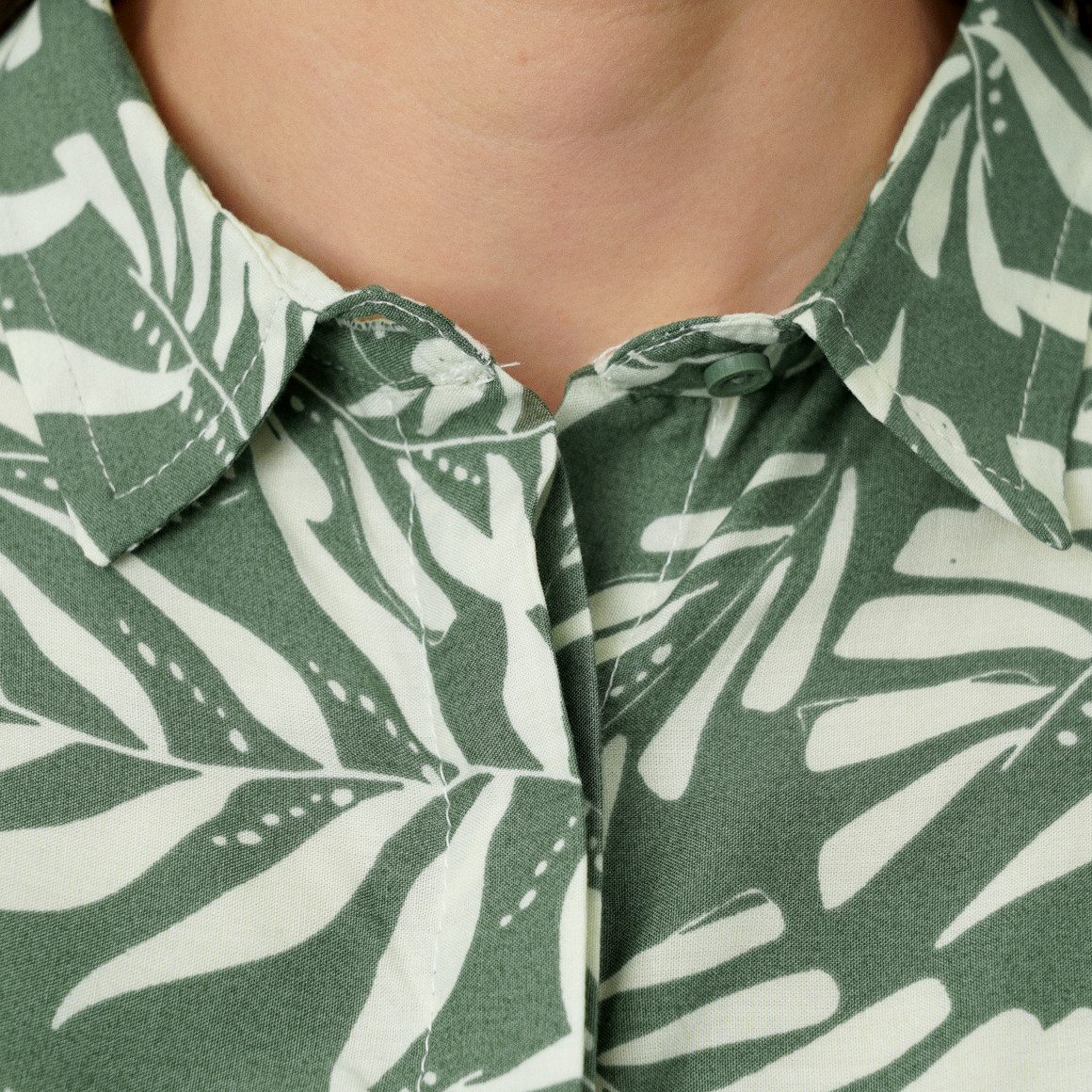 Damen Bluse mit Knotendetail