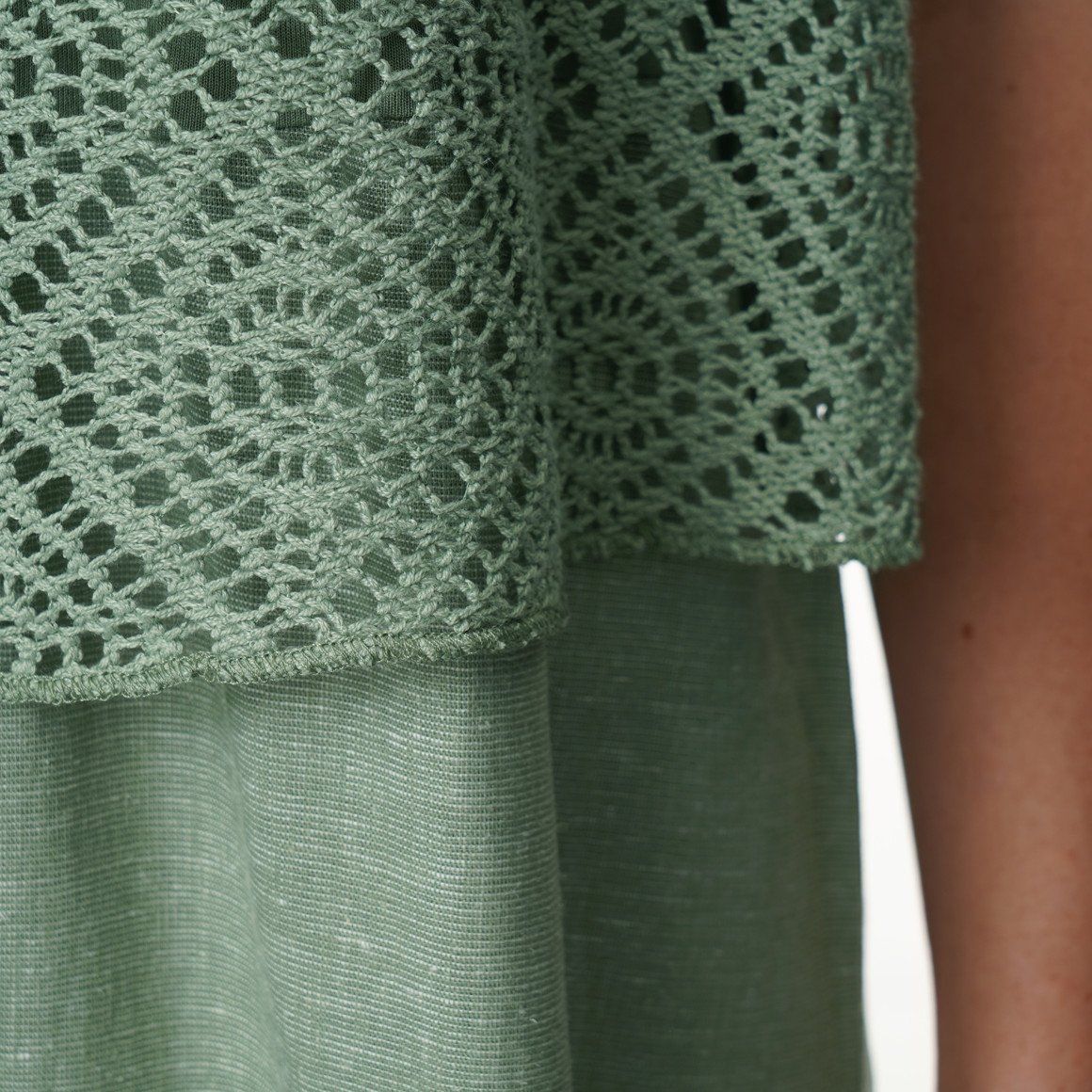 Damen Leinen-Kleid mit Häkeloberteil