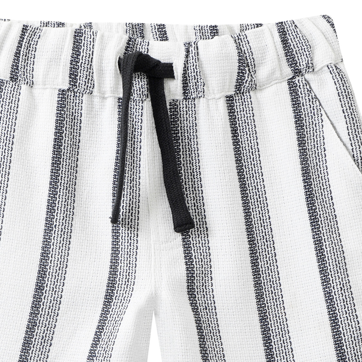 Jungen Shorts mit Streifenmuster