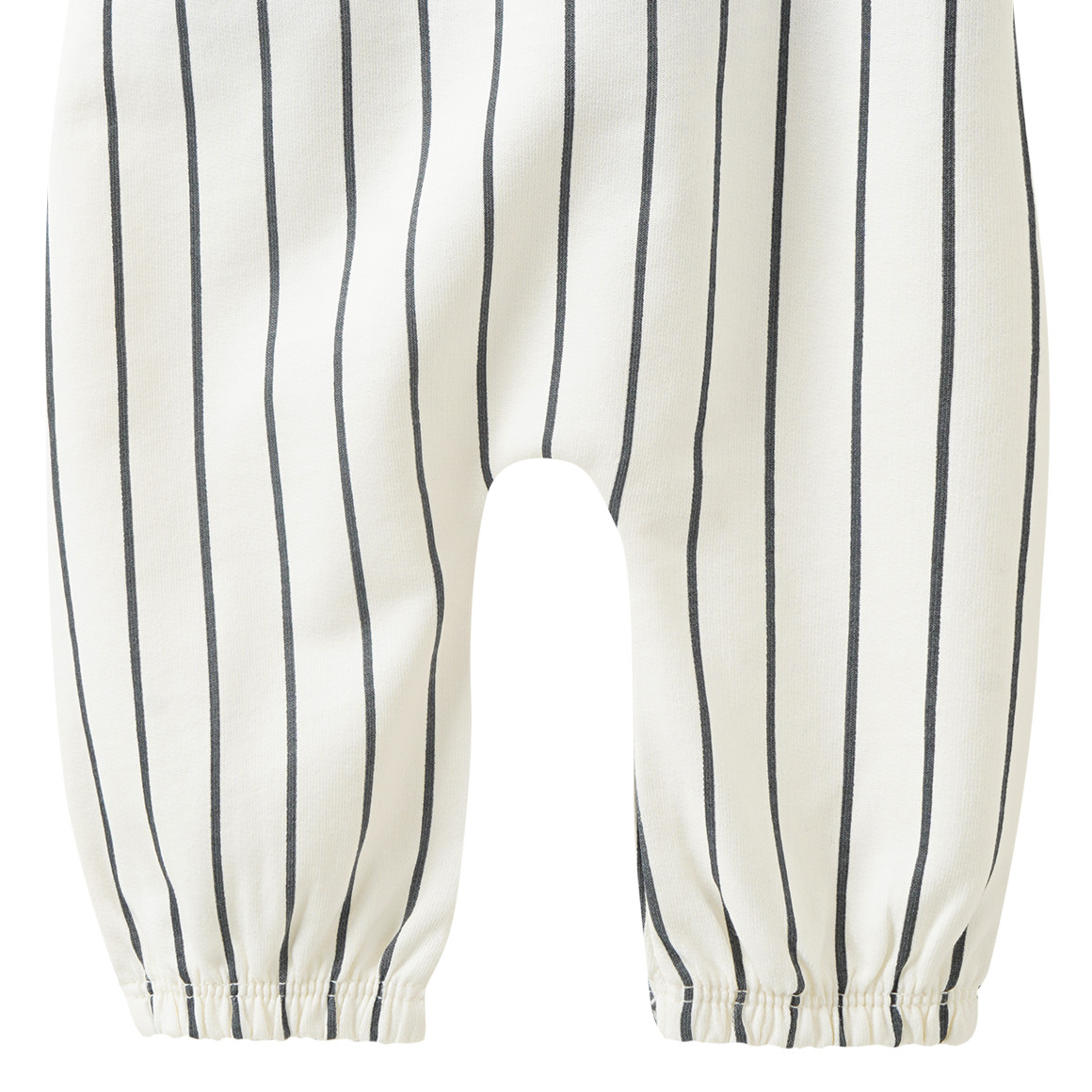 Newborn Set aus T-Shirt und Latzhose