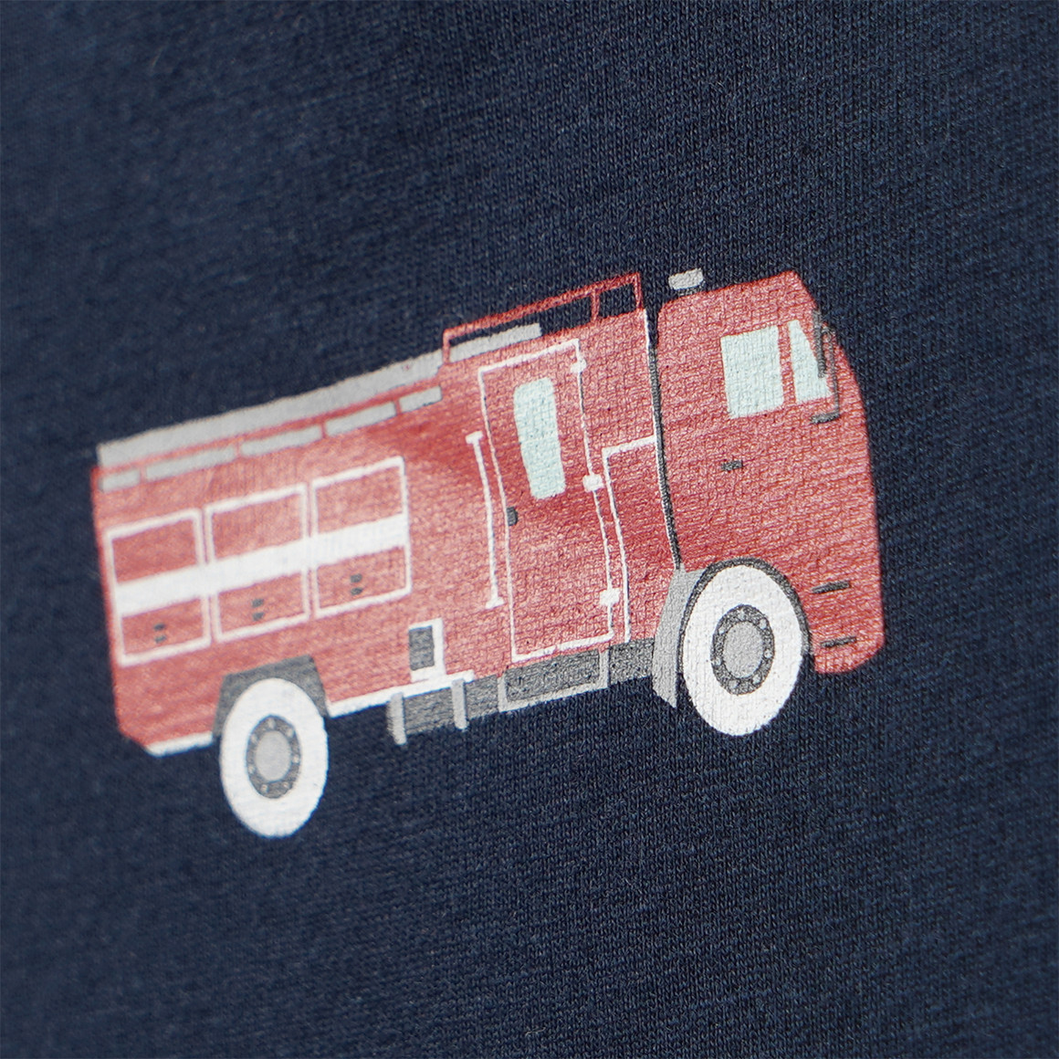 3 Jungen Unterhemden mit Feuerwehr-Motiven