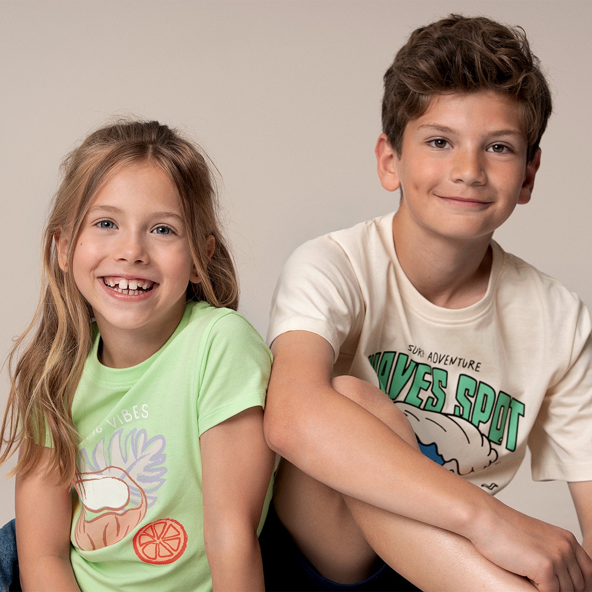 Mädchen T-Shirt mit Neon-Print