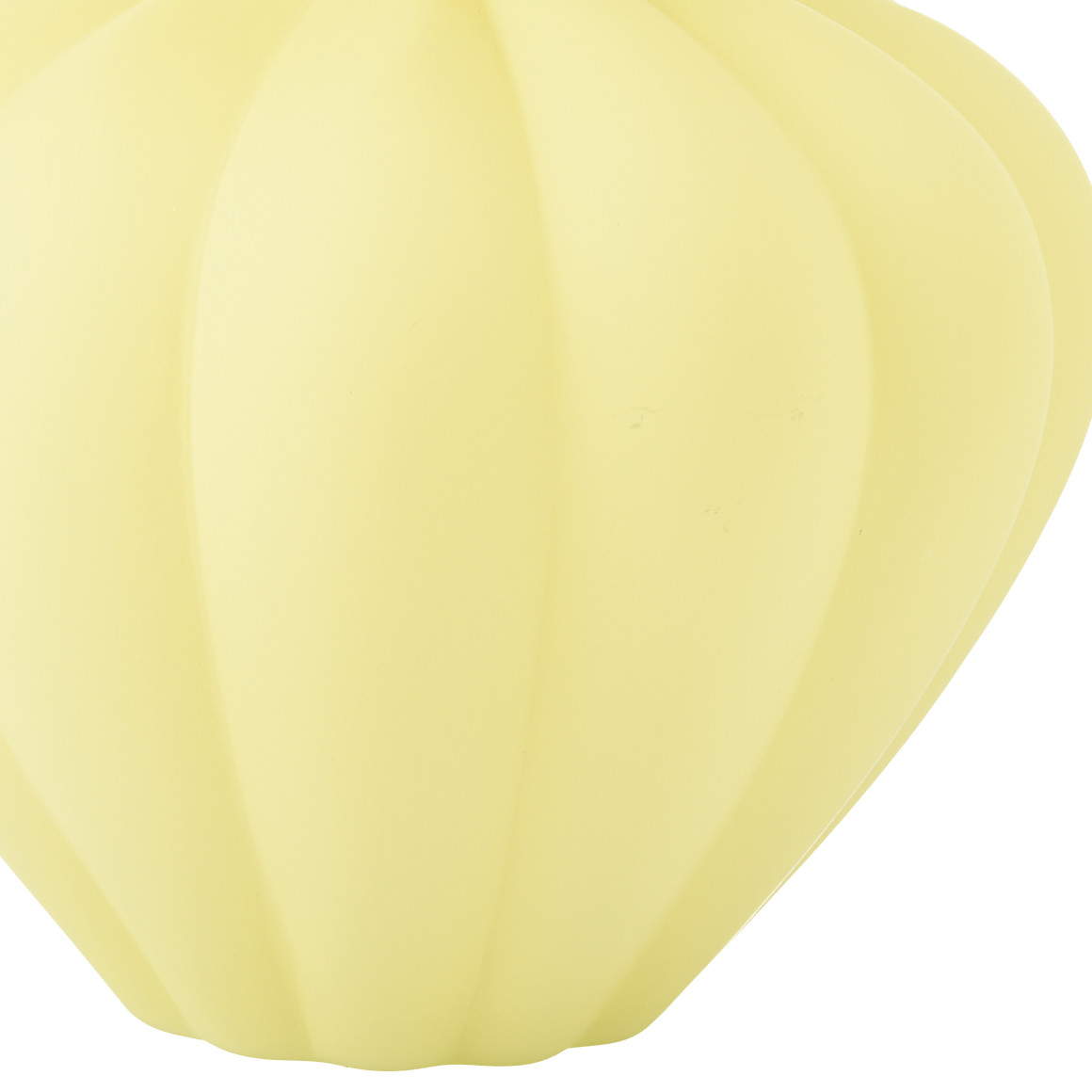 Vaas met gebogen opening