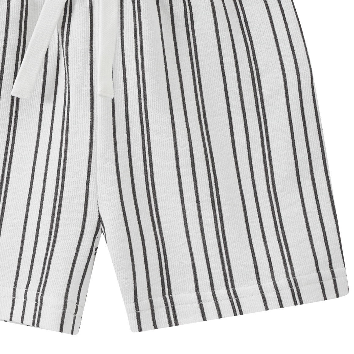 Babyshort van gestructureerd materiaal