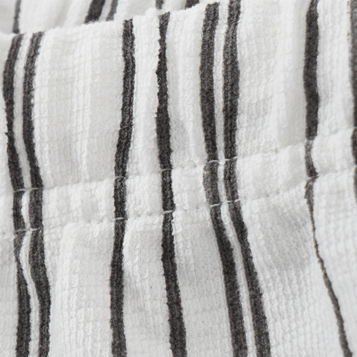 Babyshort van gestructureerd materiaal