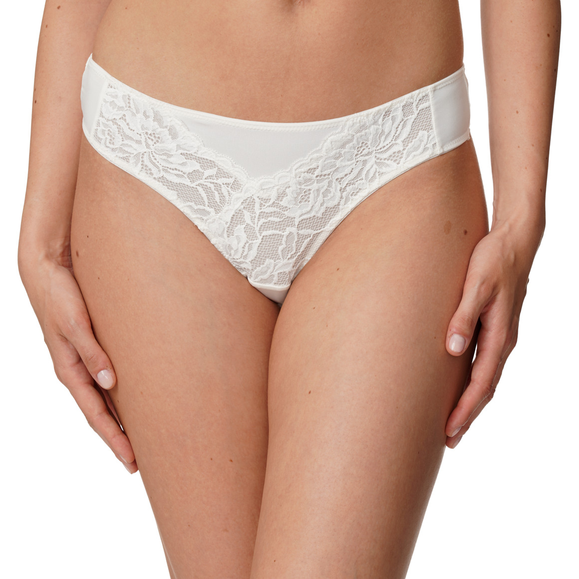 2 Damen Strings im Brazilian-Stil mit Spitze