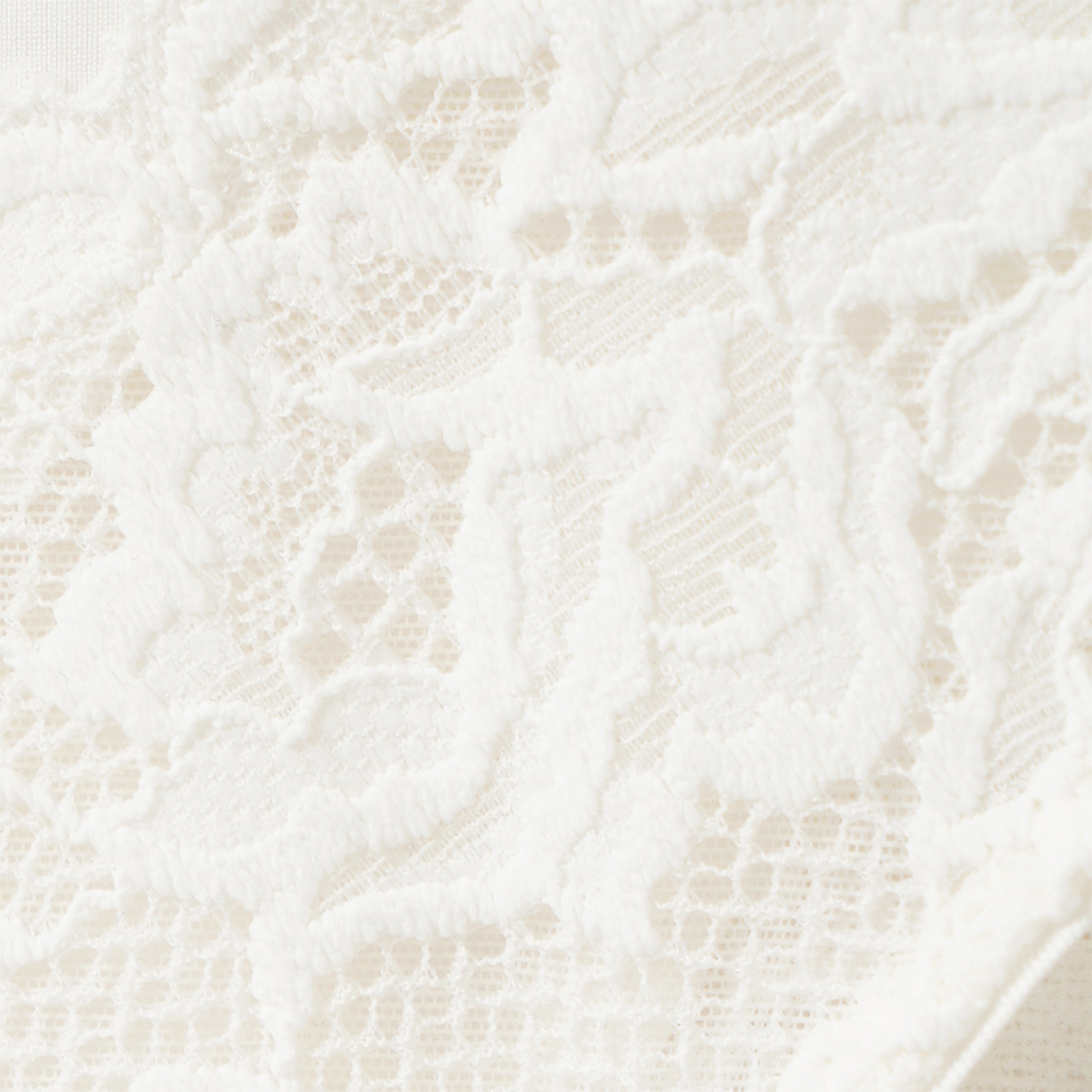 2 Damen Strings im Brazilian-Stil mit Spitze
