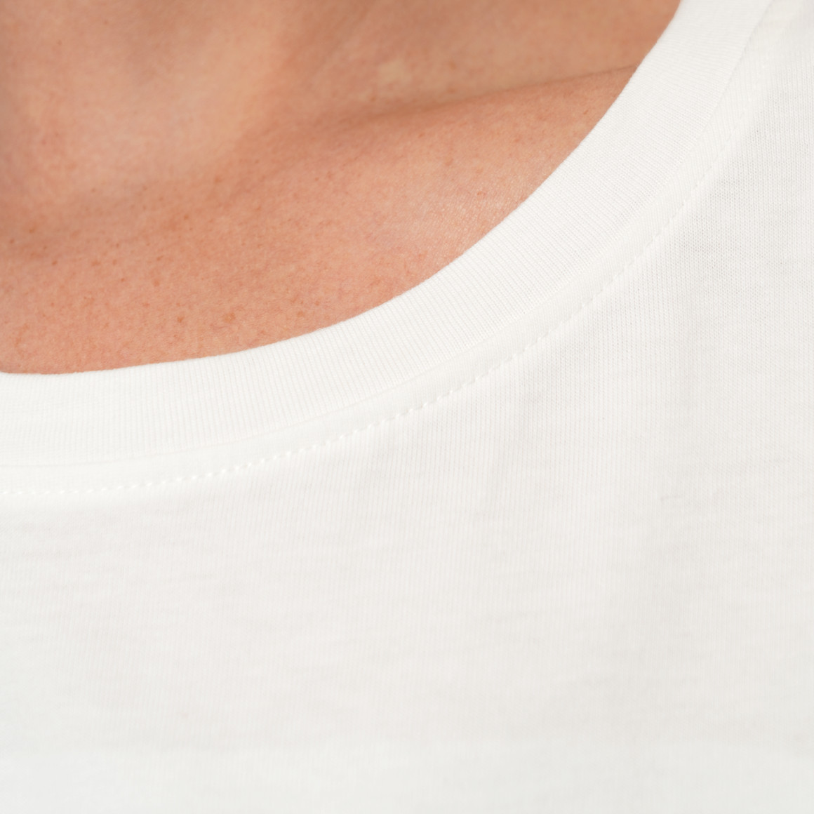 Damen T-Shirt mit Applikationen