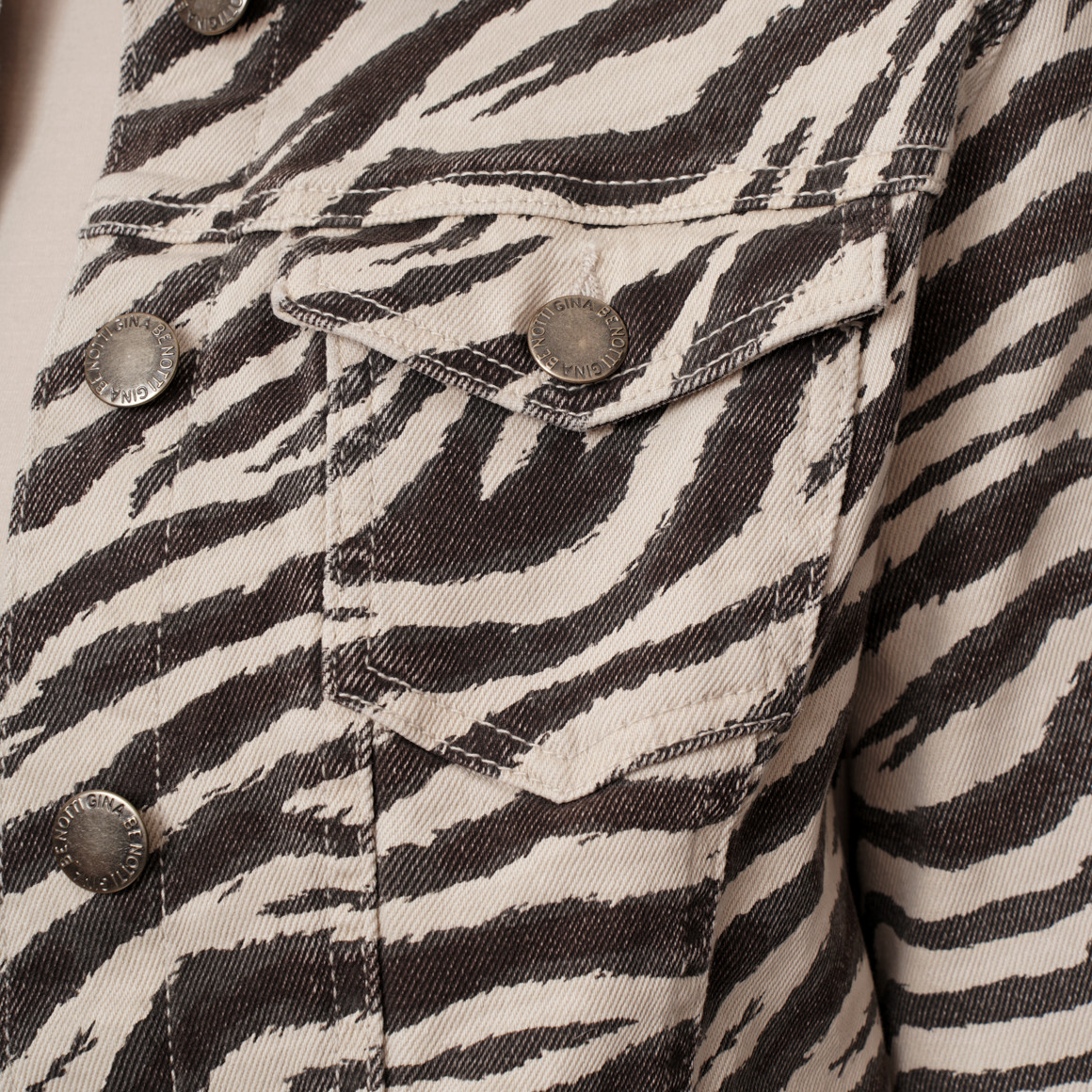 Jeansjas voor dames met dierenprint