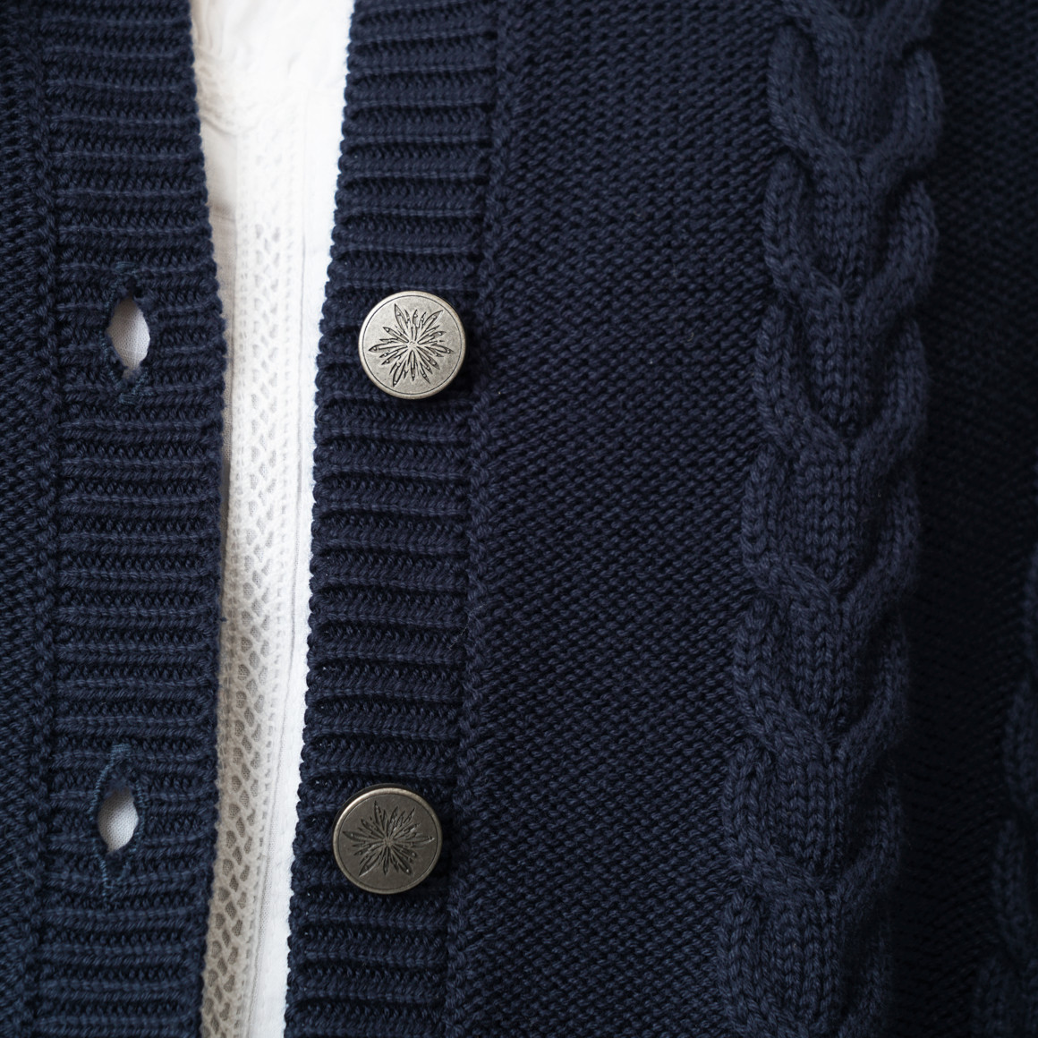 Damen Strickjacke im Oktoberfest-Design