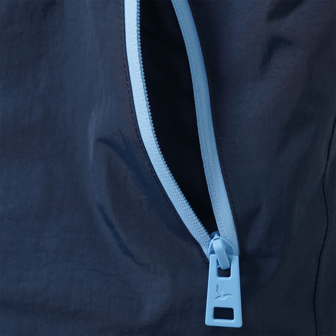 Jungen Schneehose mit elastischen Trägern