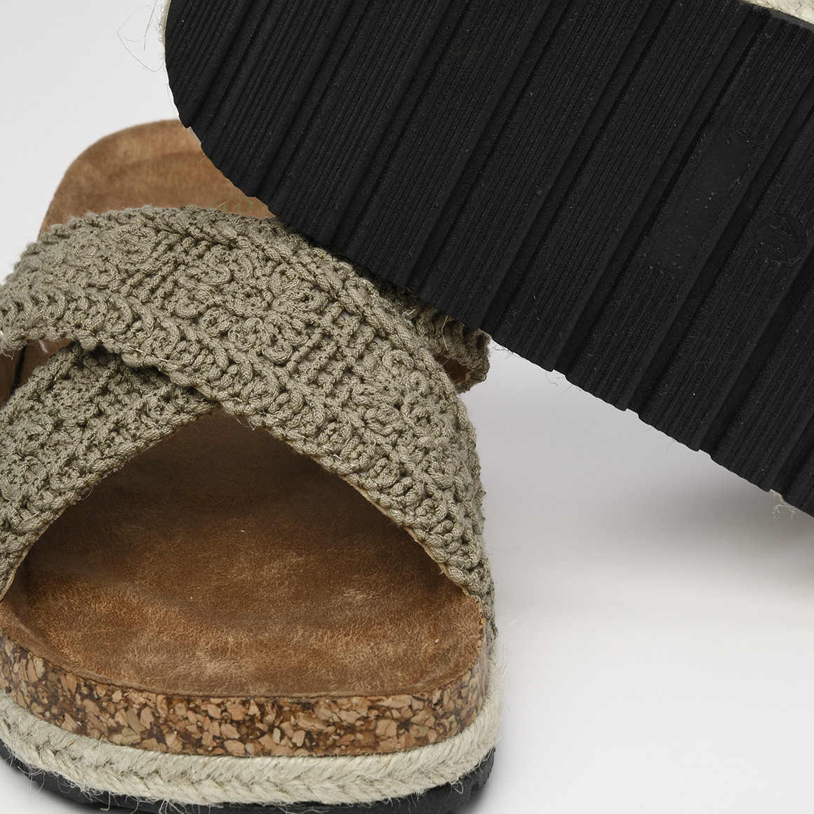 Damen Sandalen mit überkreuzten Riemen