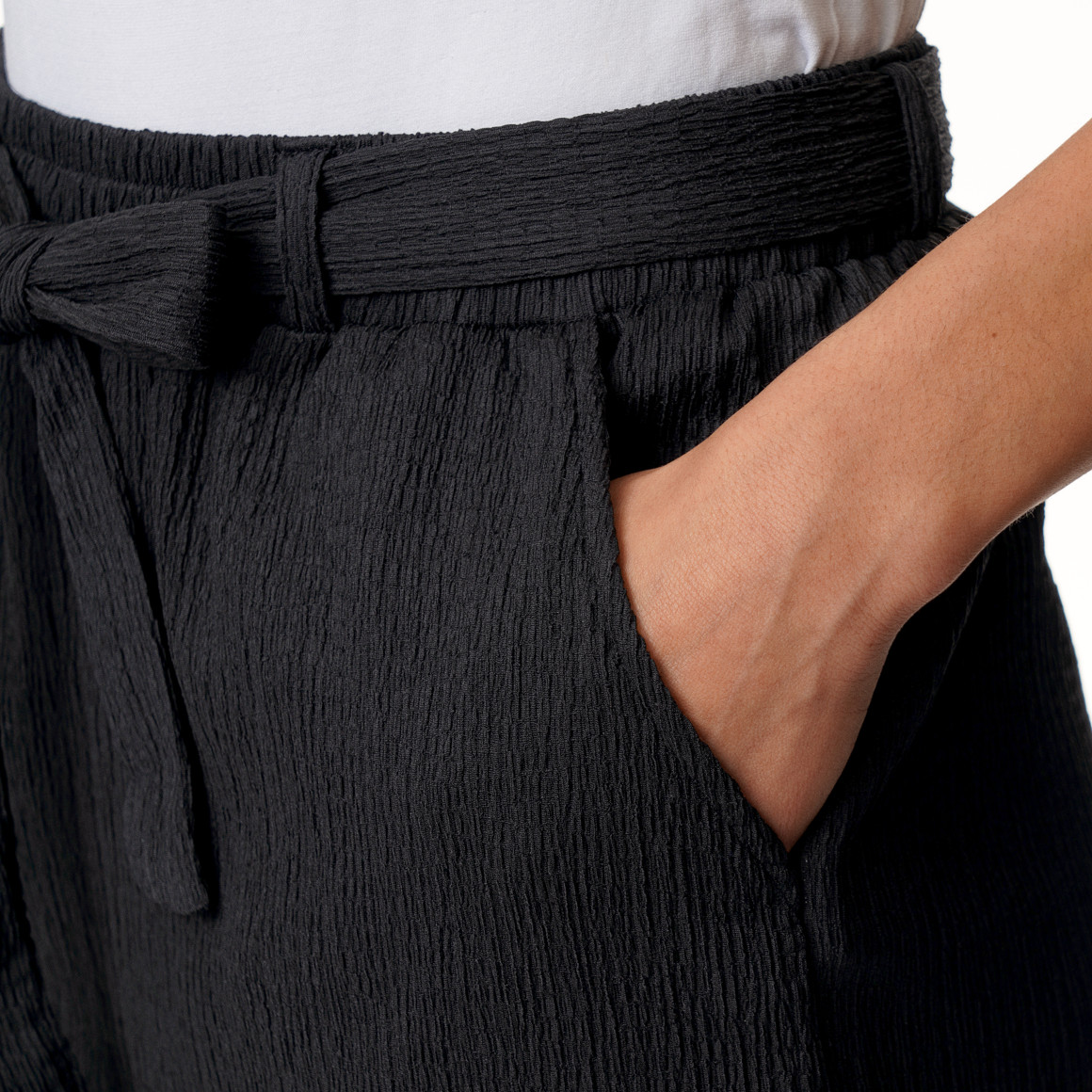 Damen Shorts in Crinkle-Optik