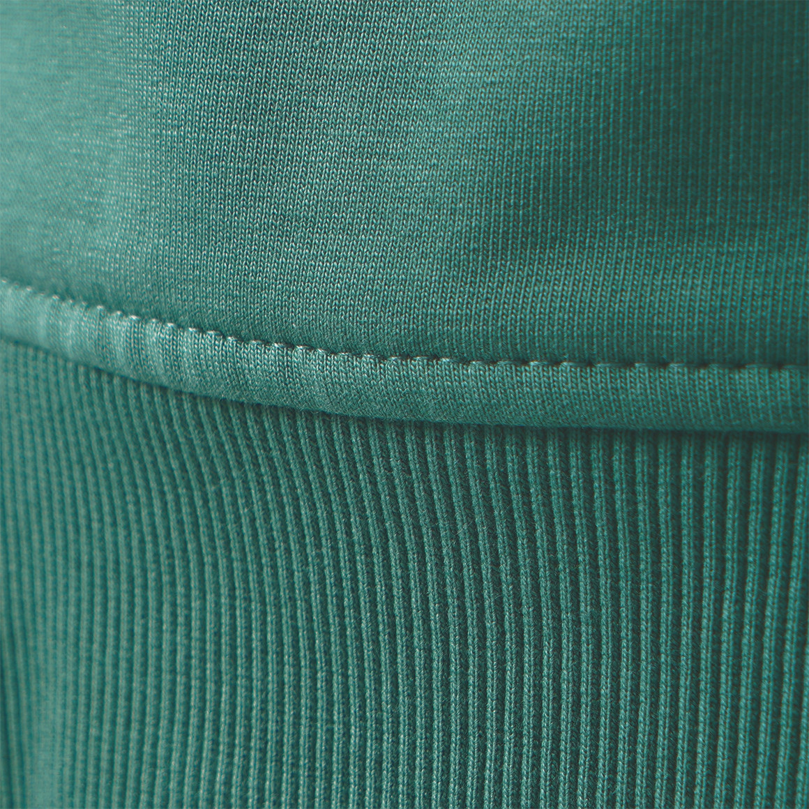Jungen Sweatshirt mit Stickerei