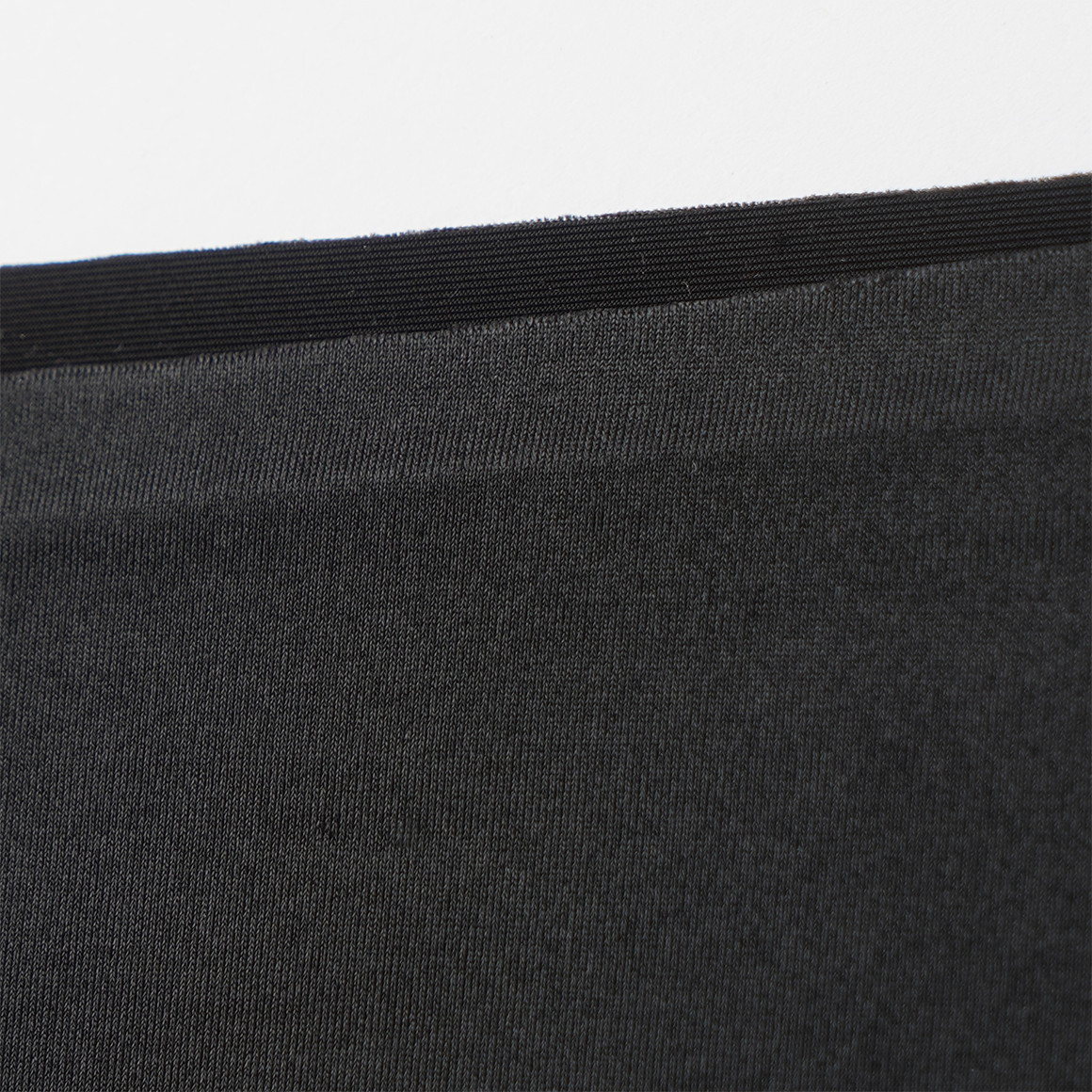 Damen String im Basic-Look