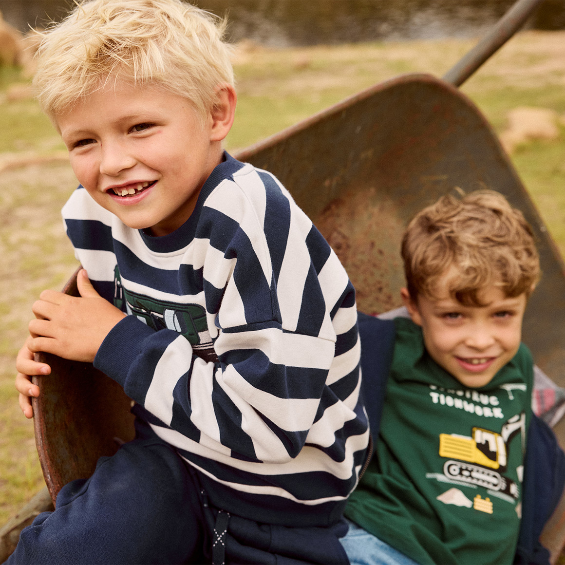 Jungen Sweatshirt mit Applikation