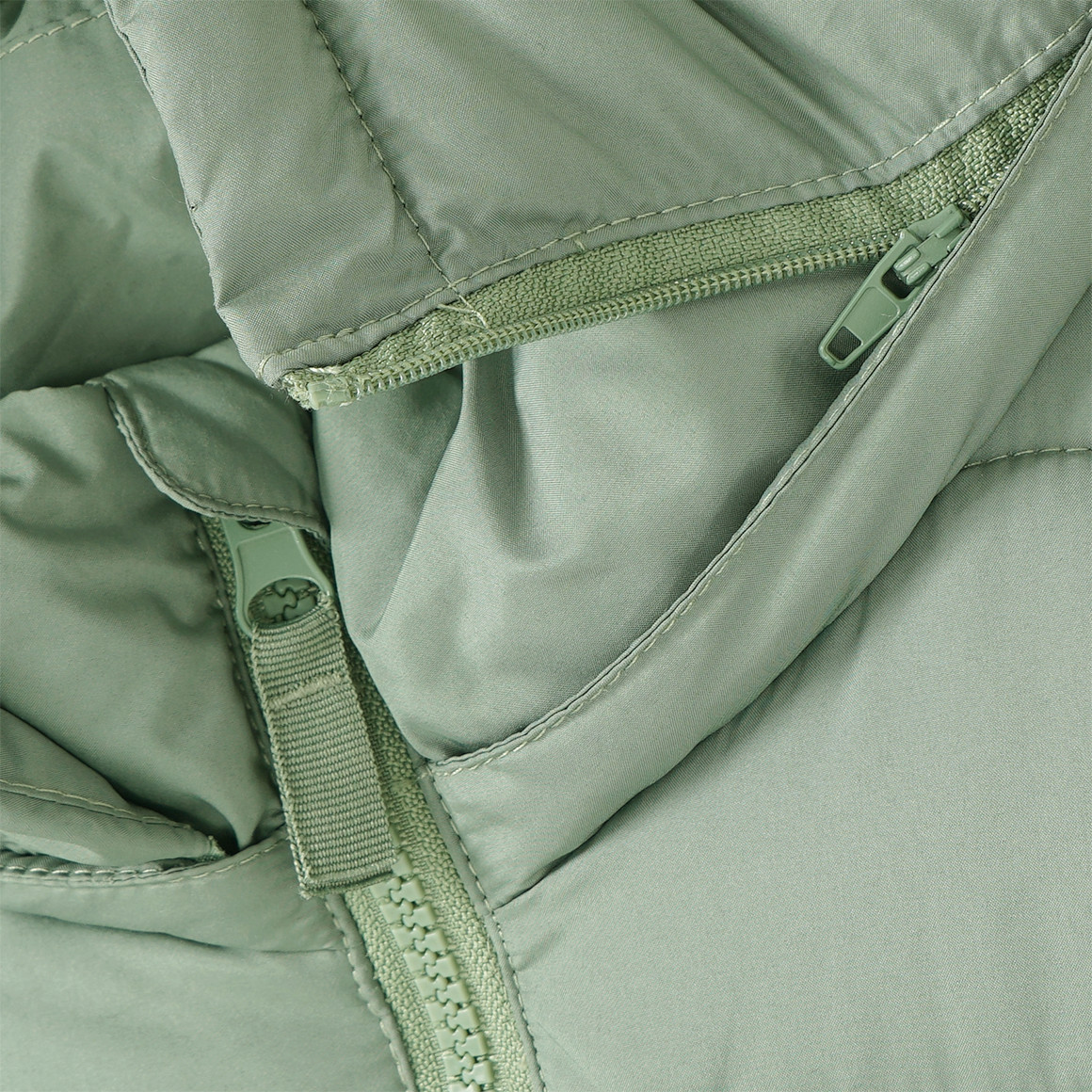 Kinder Steppjacke mit abnehmbarer Kapuze