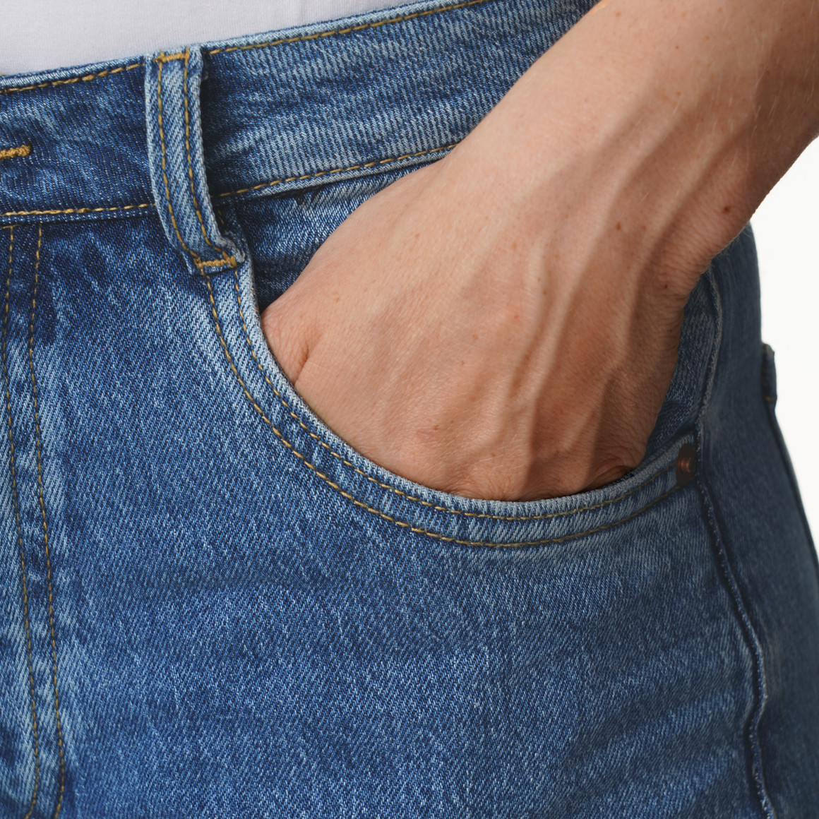 Damesjeans met rechte pasvorm en wijde pijpen