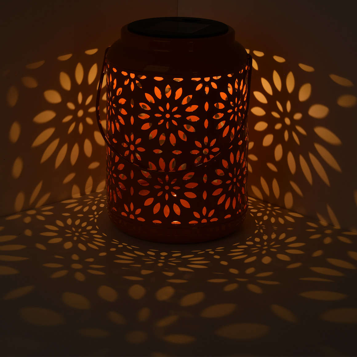 Solarlampe mit Blüten-Muster