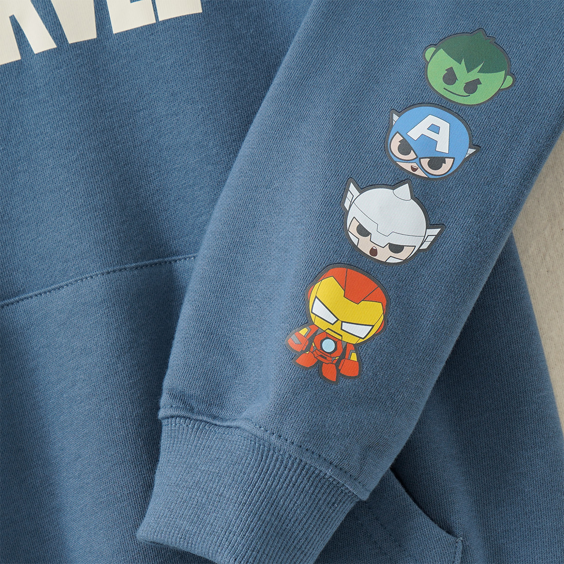 MARVEL Hoodie mit Bio-Baumwolle