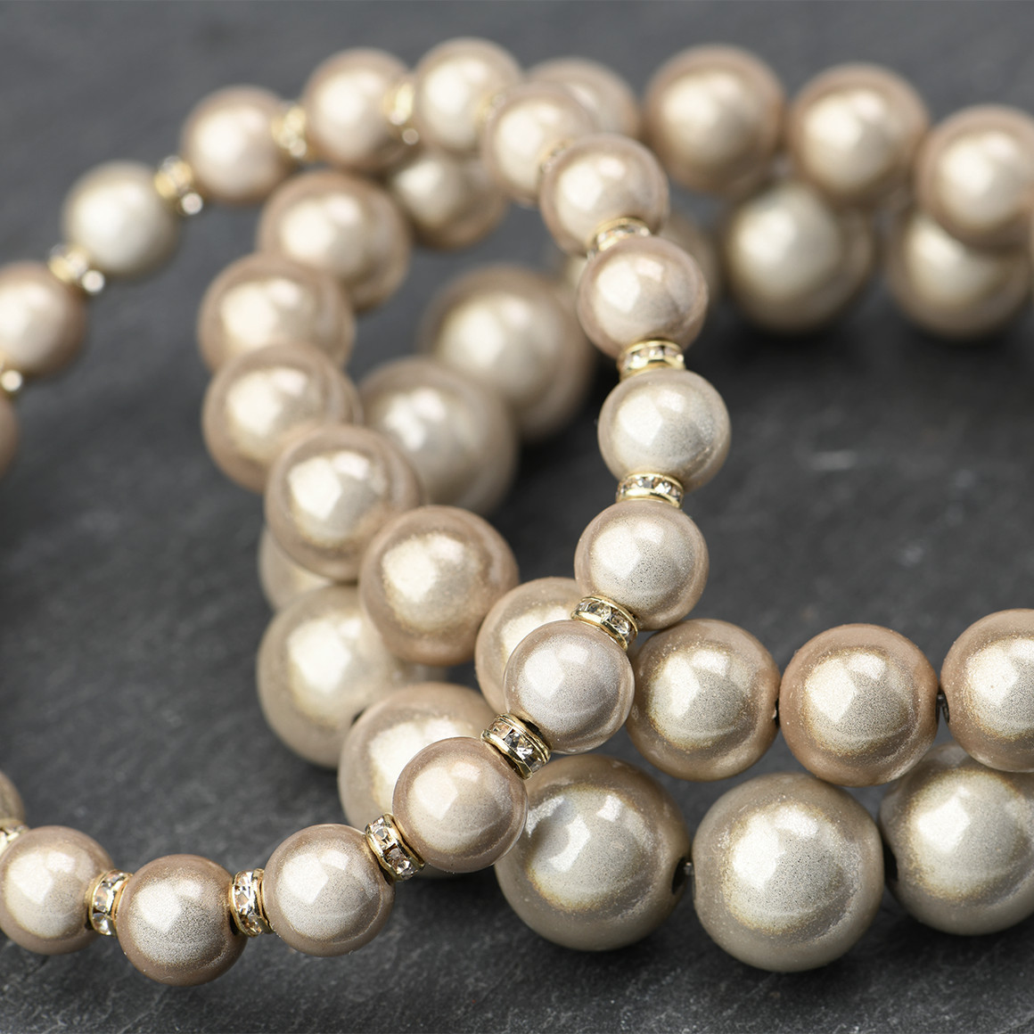 3 Damen Armbänder in Perlen-Form