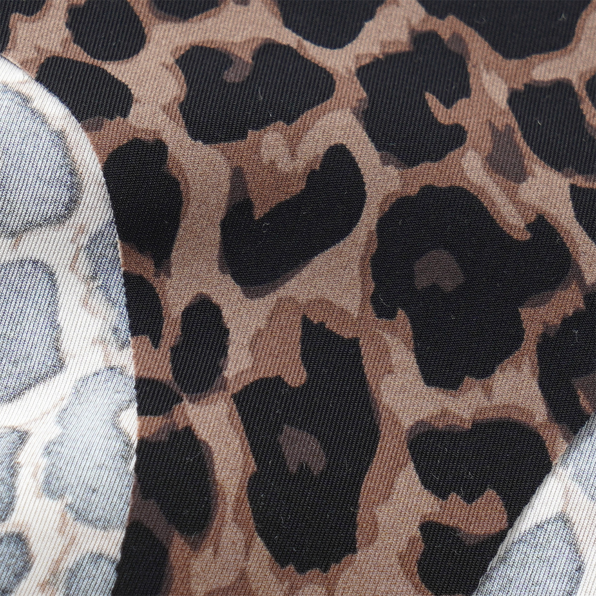 Naadloze string voor dames met luipaardprint