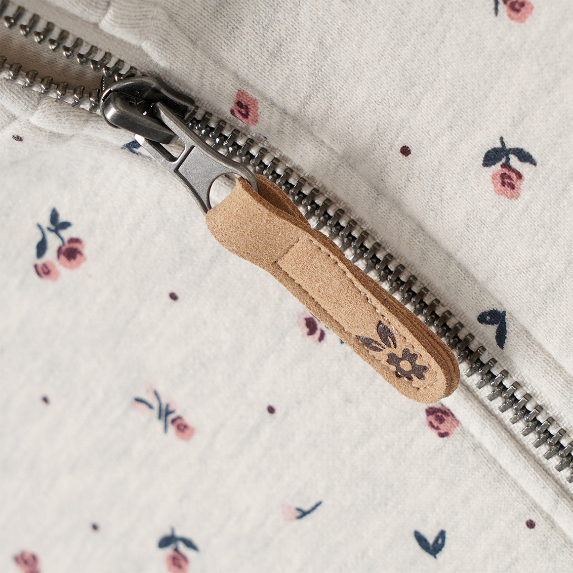 Mädchen Sweatjacke mit Blumen allover