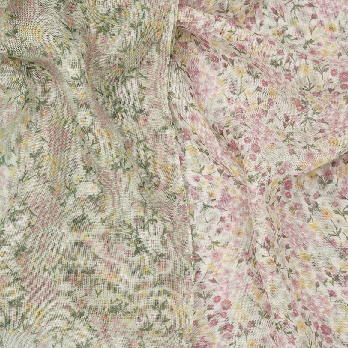 2 Mädchen Tücher mit Blumen-Muster