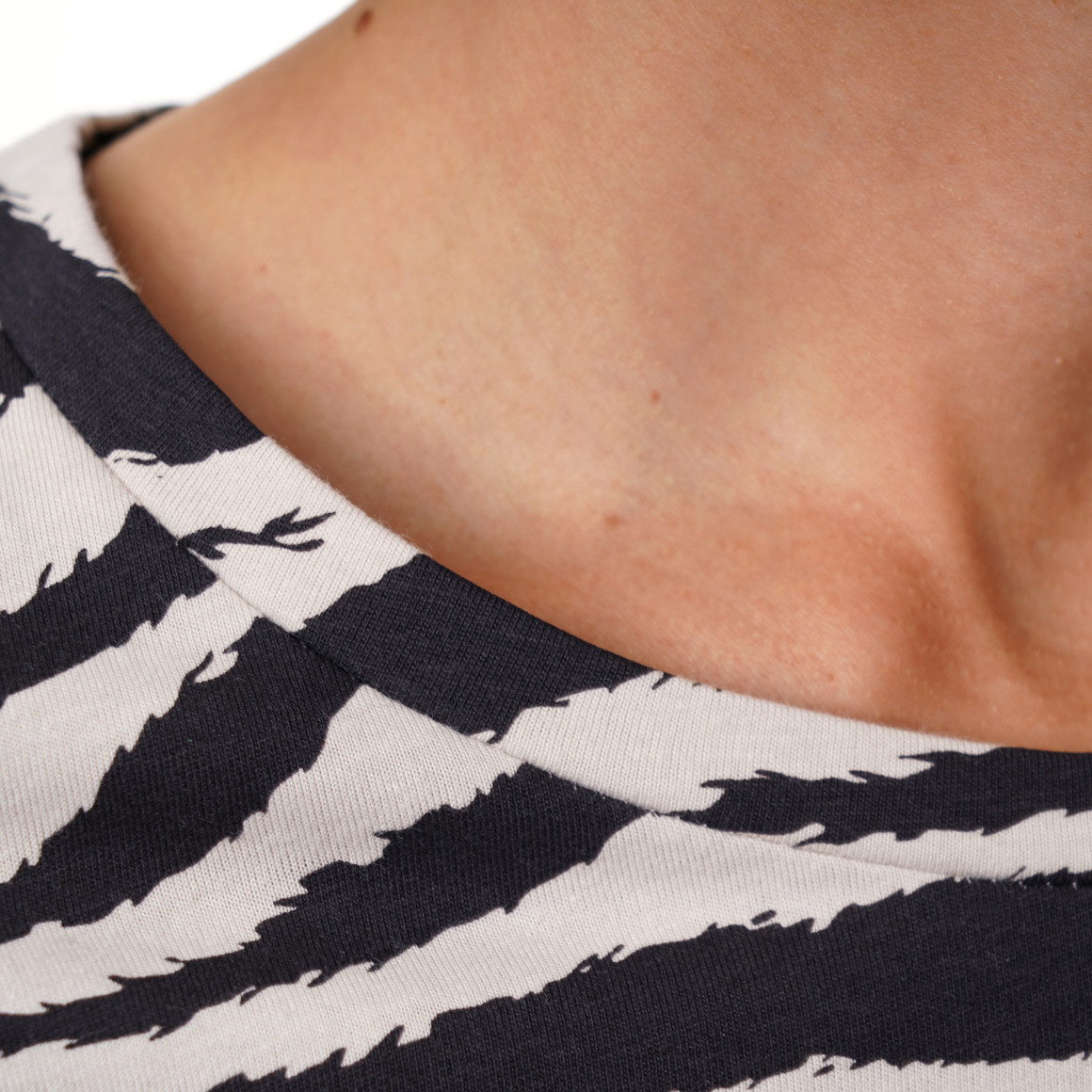 Damen T-shirt mit Allover-Print