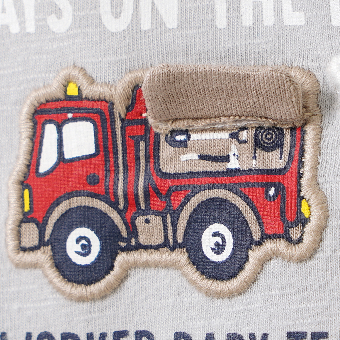 Baby Langarmshirt mit Fahrzeug-Motiven