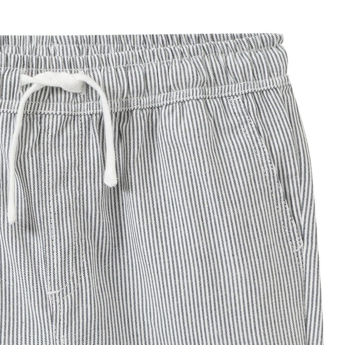 Jungen Shorts im Streifen-Look
