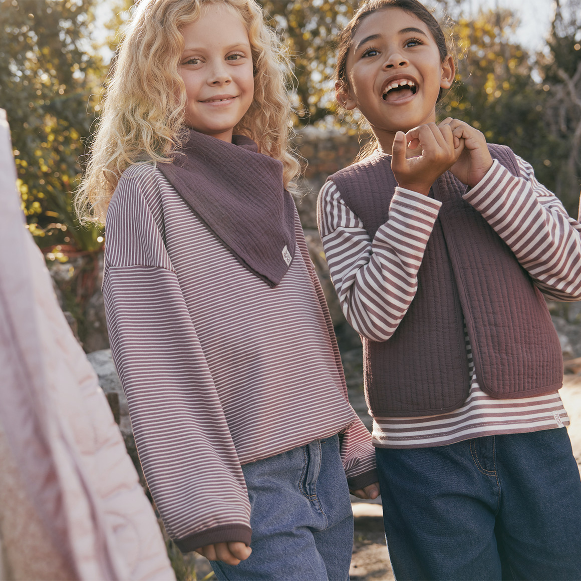 Mädchen Sweatshirt mit Streifen