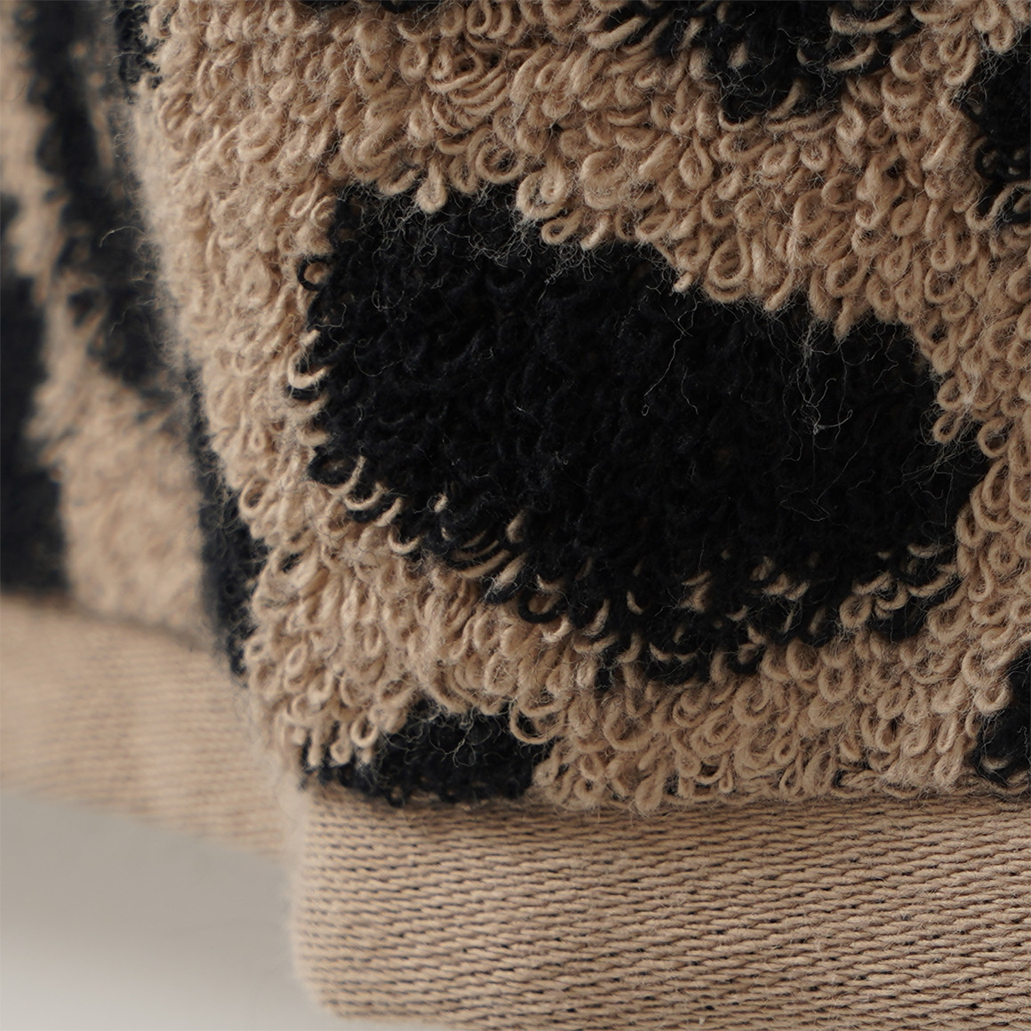 Badhanddoek met luipaardmotief all-over