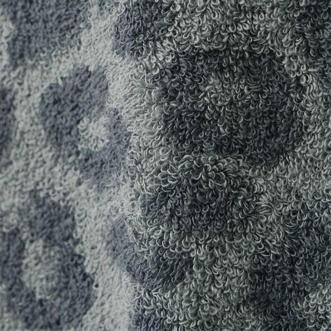 Duschtuch mit Leo-Allover