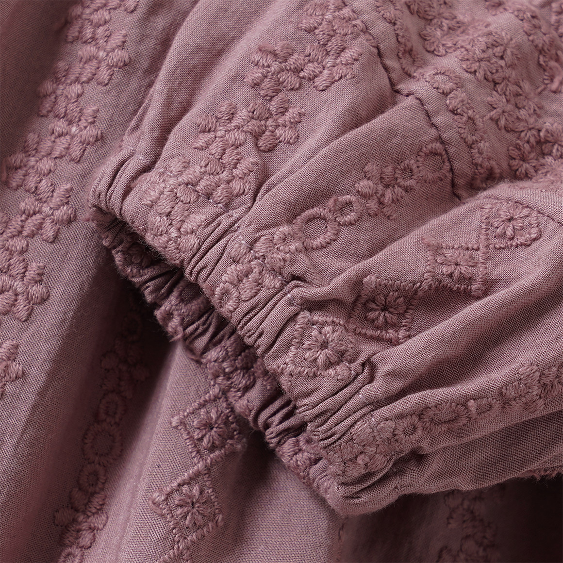 Baby Kleid mit Stickerei