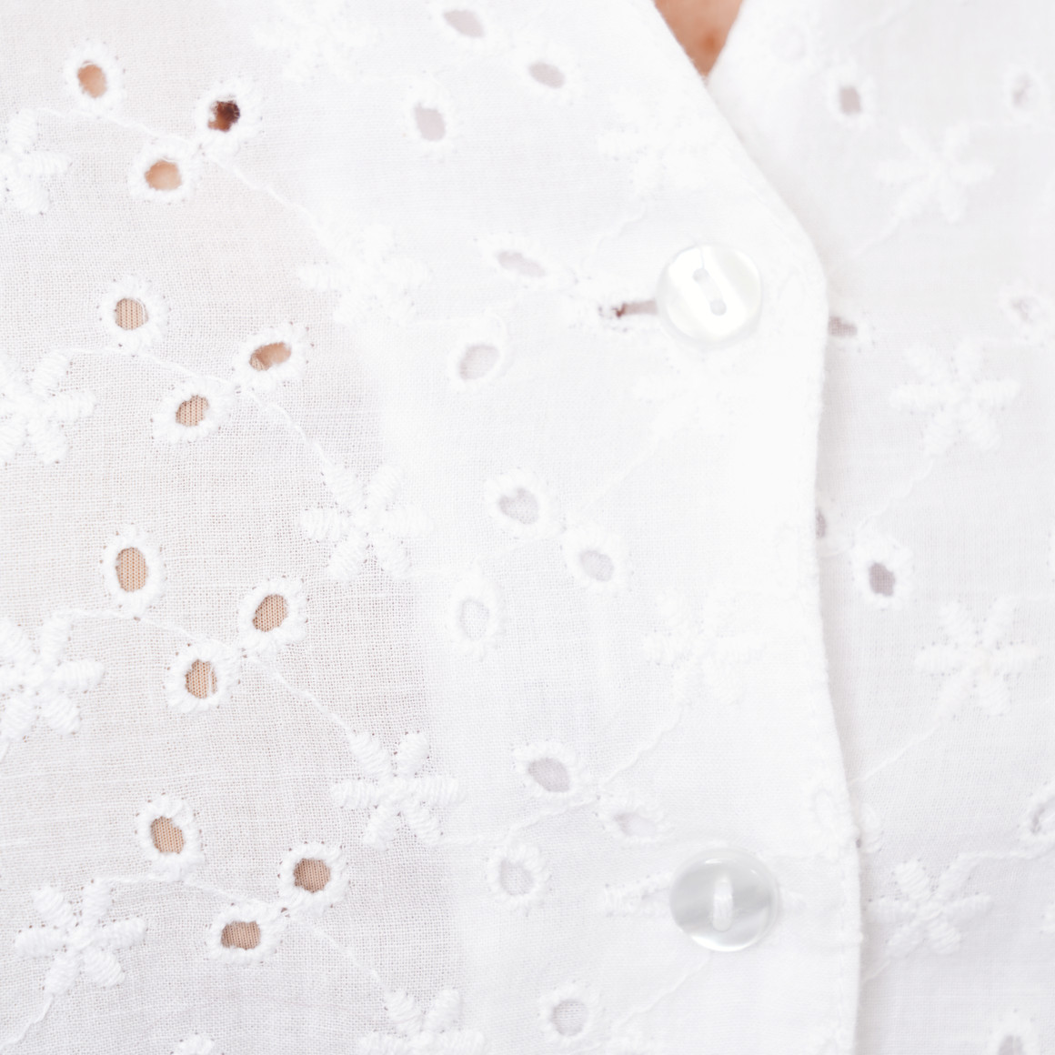 Damen Dirndl-Bluse mit Lochstickerei
