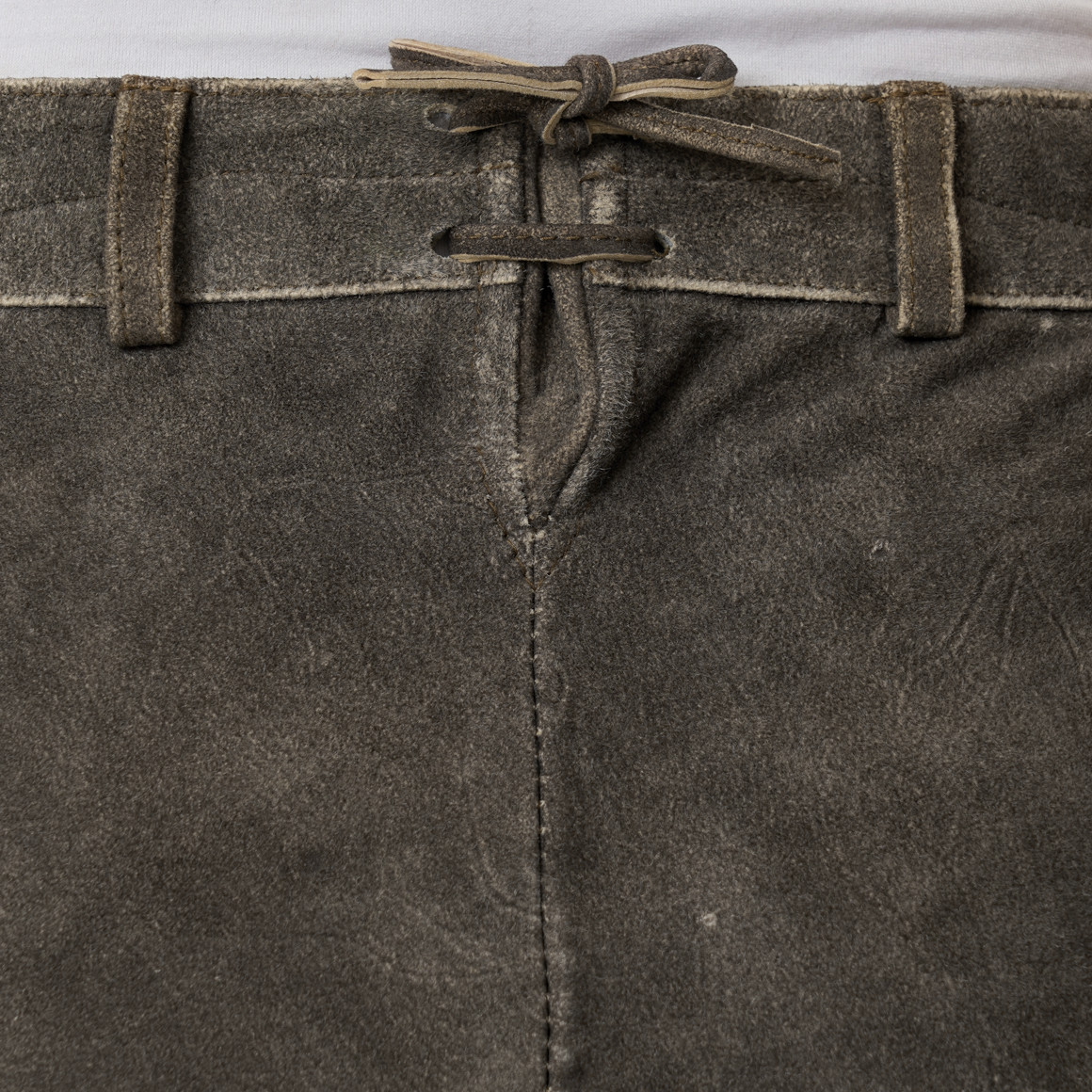 Damen Lederhose mit Stickereien