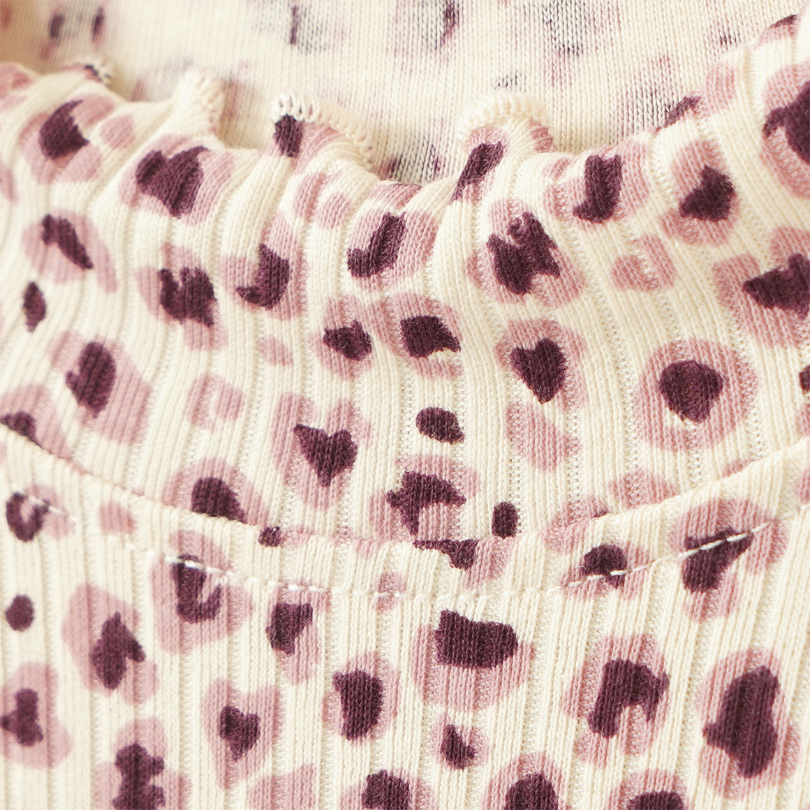Mädchen Langarmshirt mit Leo-Muster