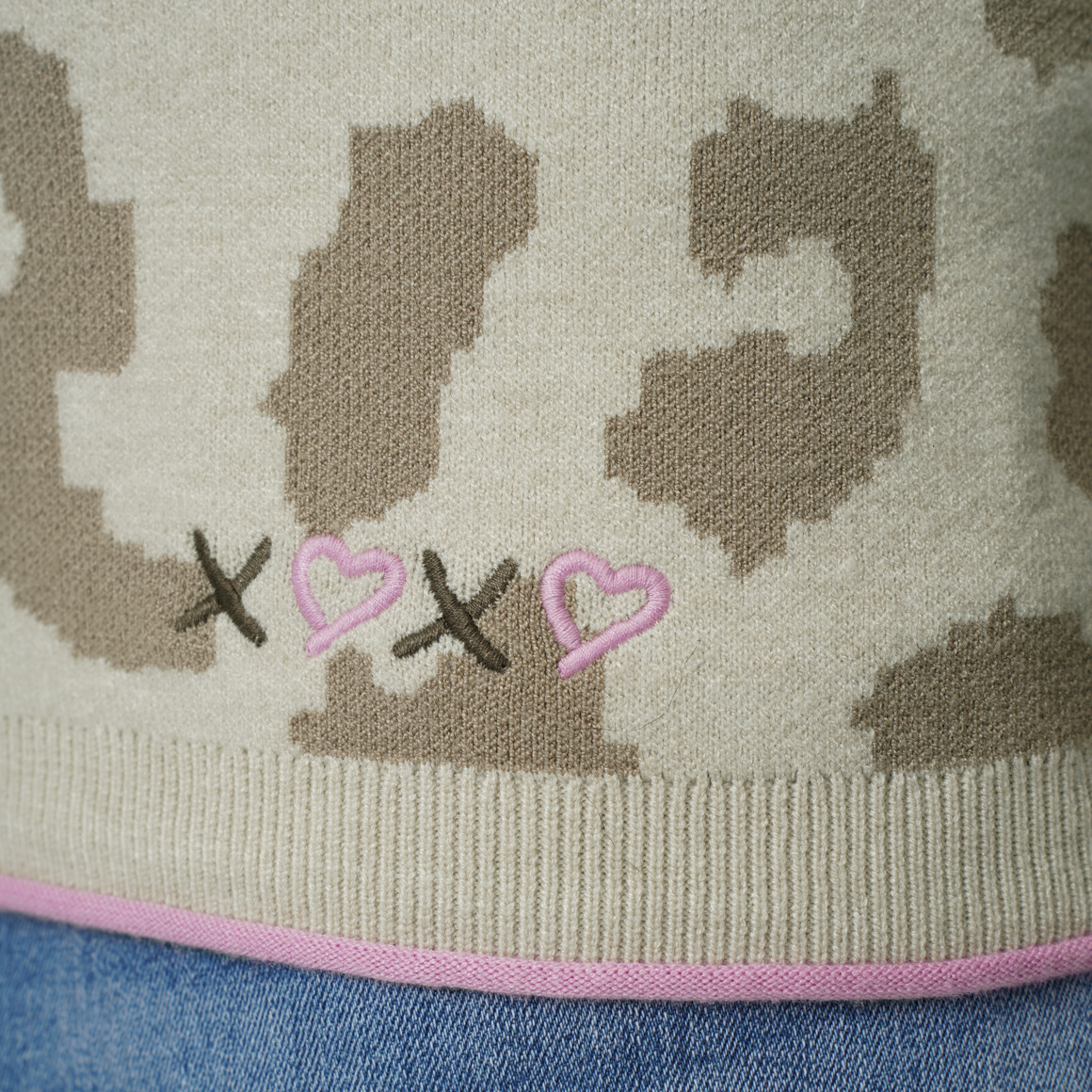 Damen Strickpullover im Leo-Look