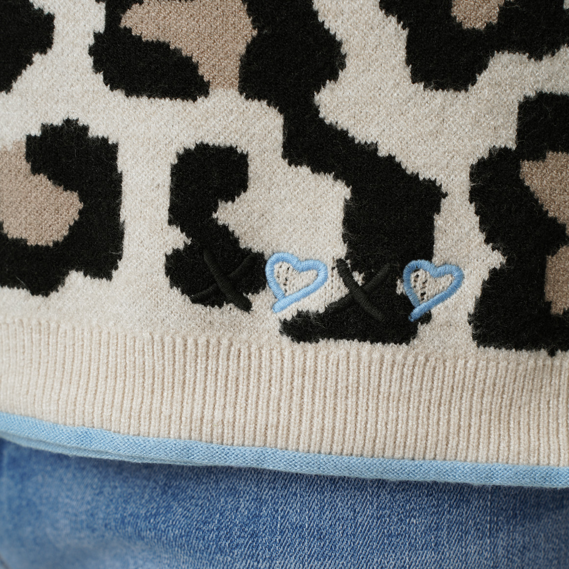 Damen Strickpullover im Leo-Look