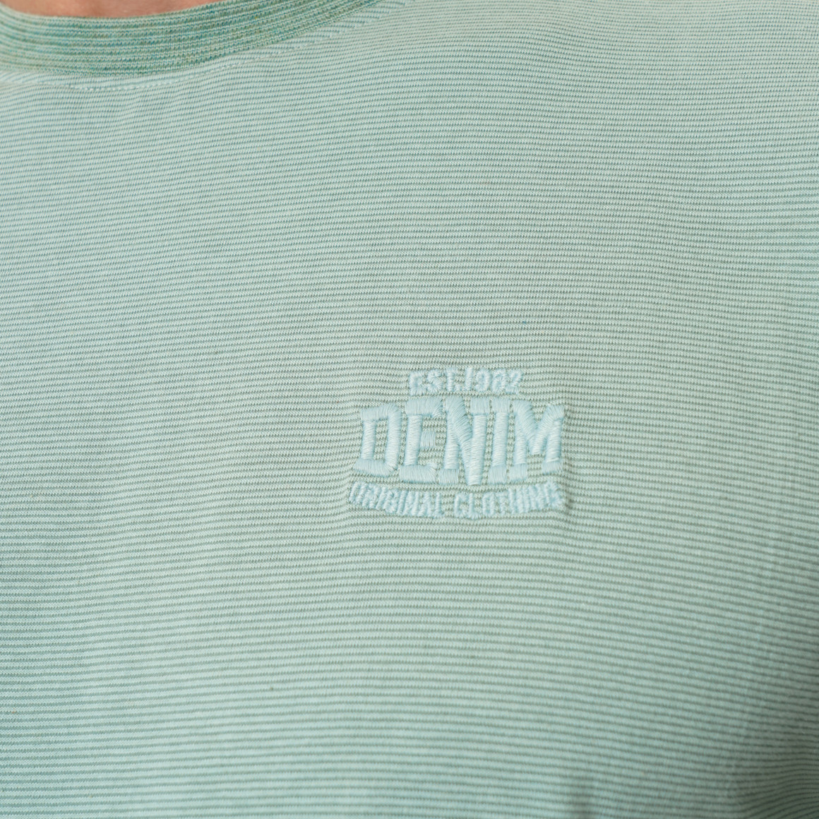 Herren T-Shirt mit Stickerei