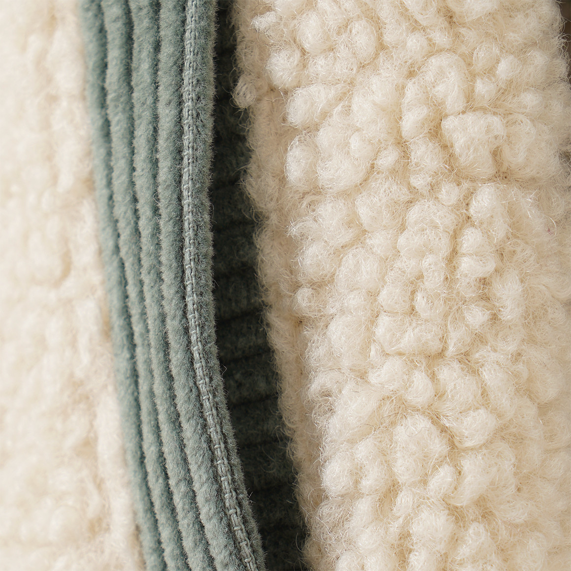 Newborn Teddyoverall mit Cord-Details