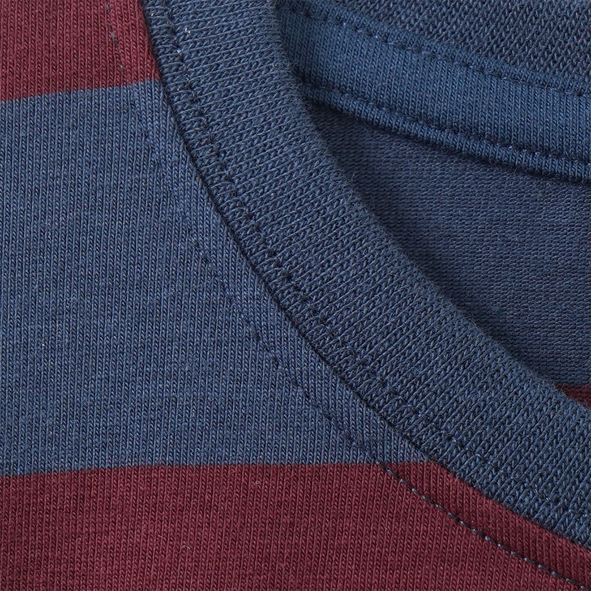 2 Jungen Langarmshirts mit Print