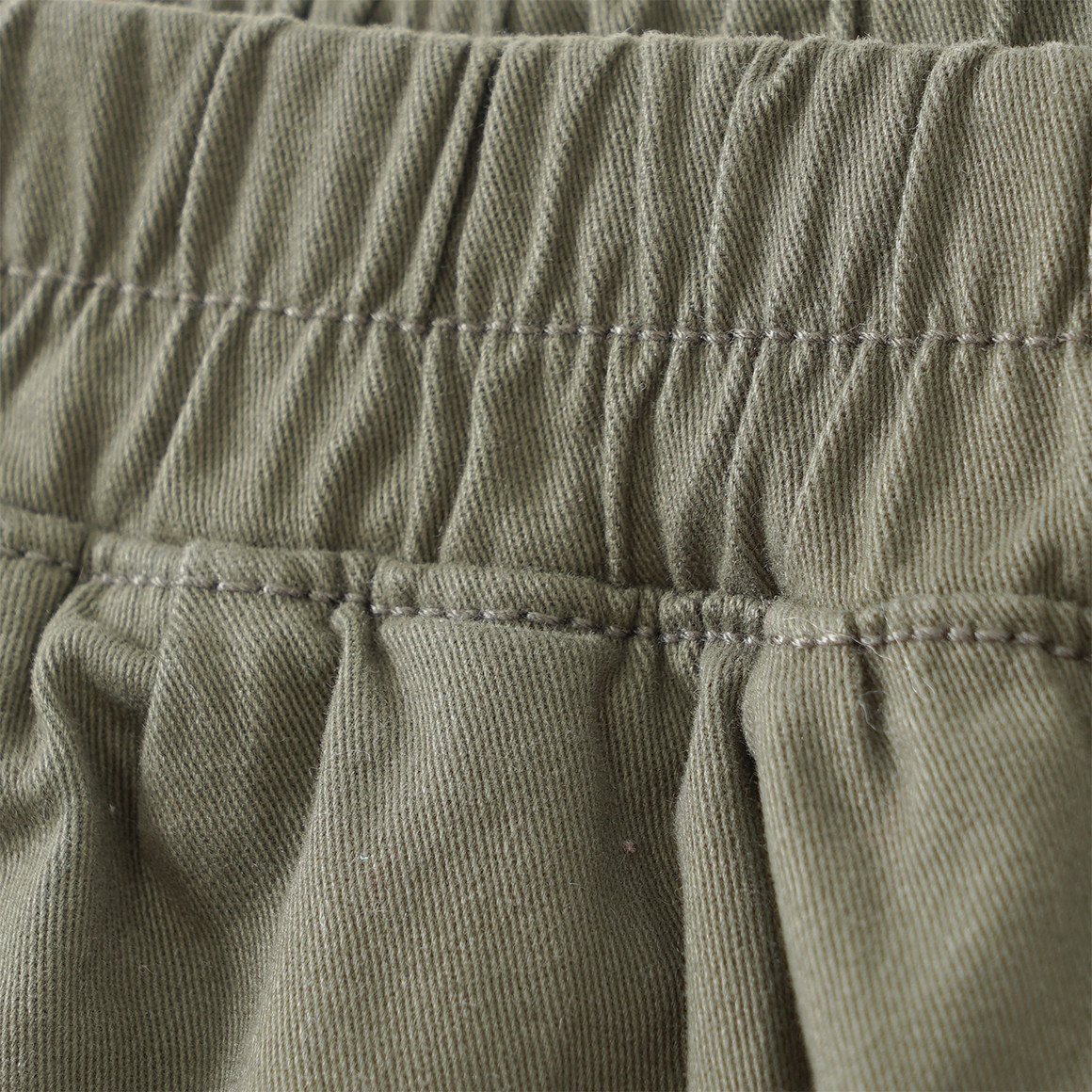 Jungen Hose mit Bundfalten